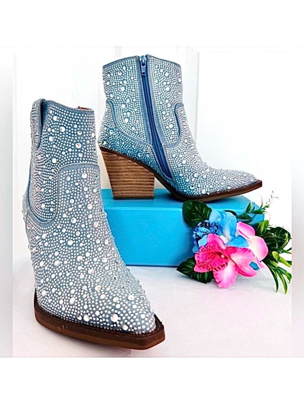 VERY G ~ Blue Rhinestone Cowgirl Ankle Boots with Wood Grain 4” Heels size 8